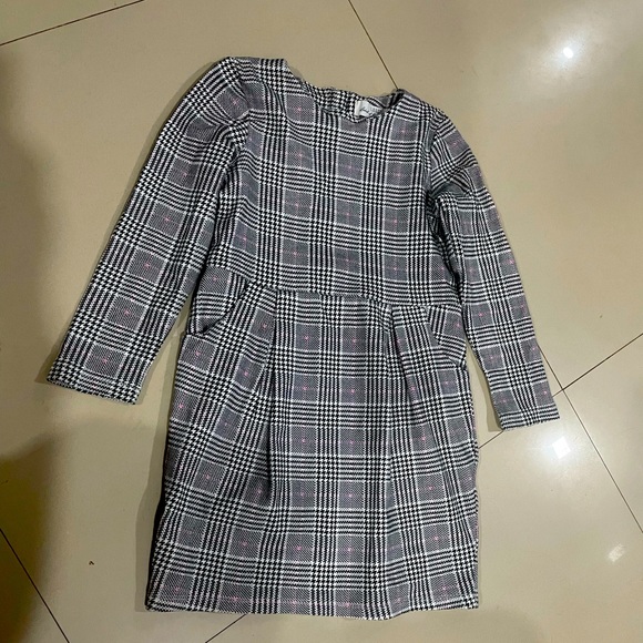 H&M Other - H&M dress for girls size 4-6 year old.